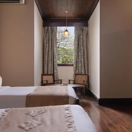 Queen'S Hotel Kandy Exterior photo